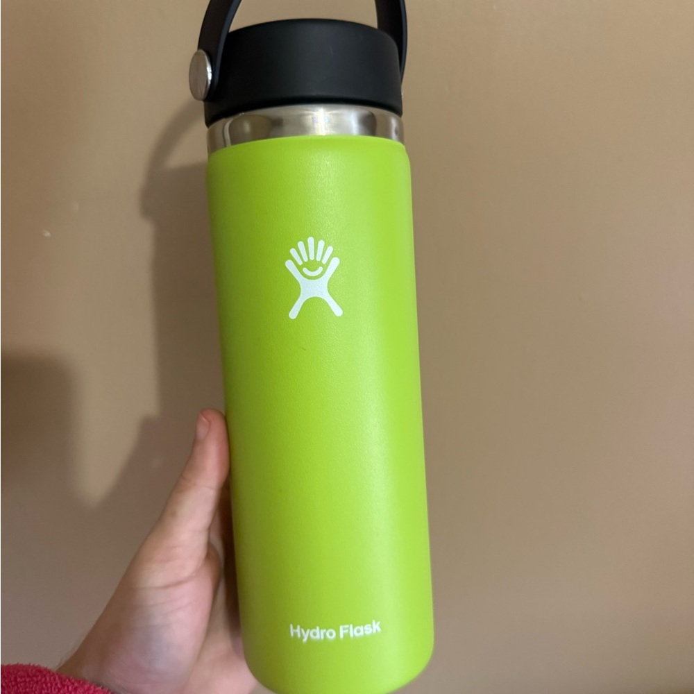 HydroFlask Seagrass 20oz Wide Flex Cap Bottle
